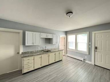Main picture of 39 Front St
