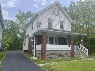 Main picture of 13721 Caine Ave