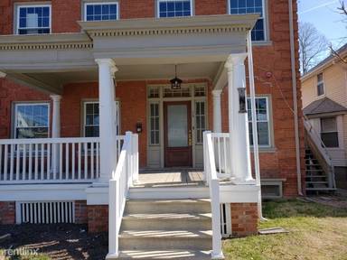 Main picture of 1 S Bradford St