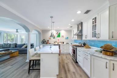 Main picture of 4116 W Leona St