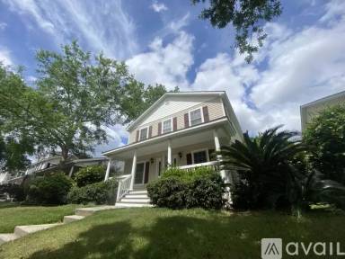 Main picture of 16 Barrington Ave