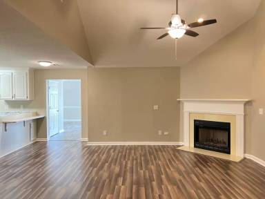 Main picture of 203 Bryson Way