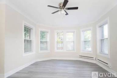 Main picture of 1417 W Hutchinson St