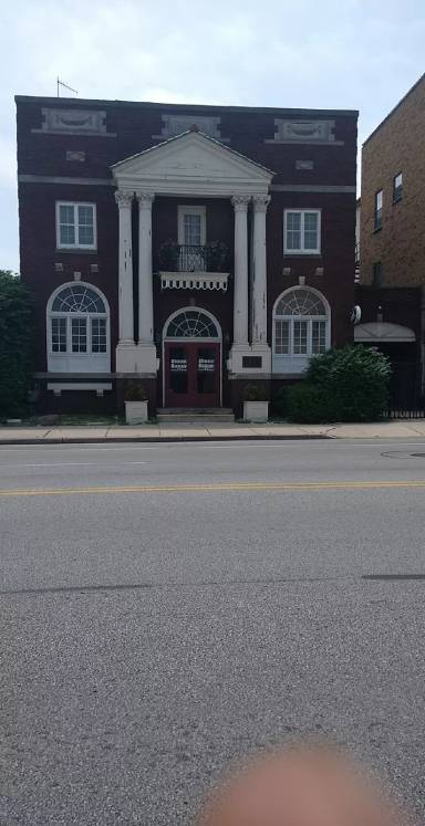 Main picture of 1119 W Sylvania Ave