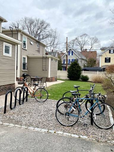 Main picture of 40 Shepard St