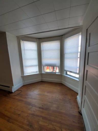 Main picture of 40 East Ave