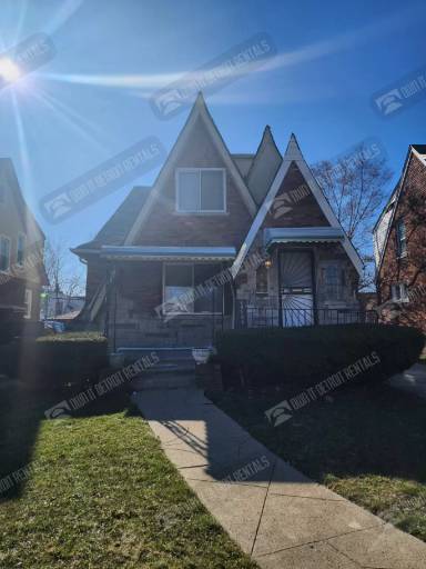 Main picture of 15047 Mark Twain St