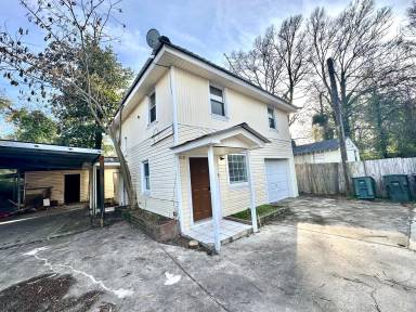 Main picture of 2418 1/2 Laurel St