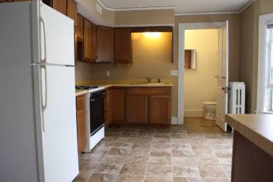 Main picture of 1685 Taylor Ave W