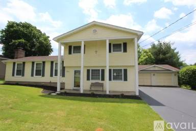 Main picture of 1553 Ayrault Rd