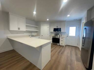 Main picture of 535 W 2530 N