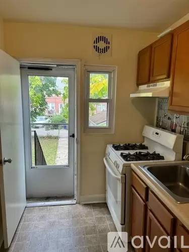 Main picture of 1802 Swansea Rd