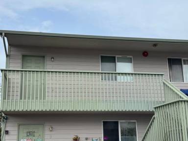Main picture of 108 W 5th St