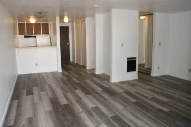 Main picture of 2005 Pleasant Valley Ave