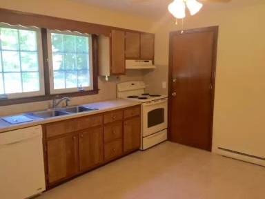 Main picture of 122 Country Club Rd