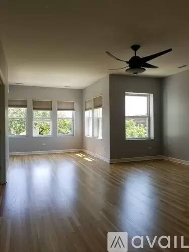 Main picture of 4900 N Lawndale Ave