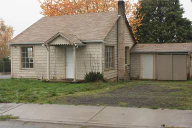Main picture of 810 Johnson Ave