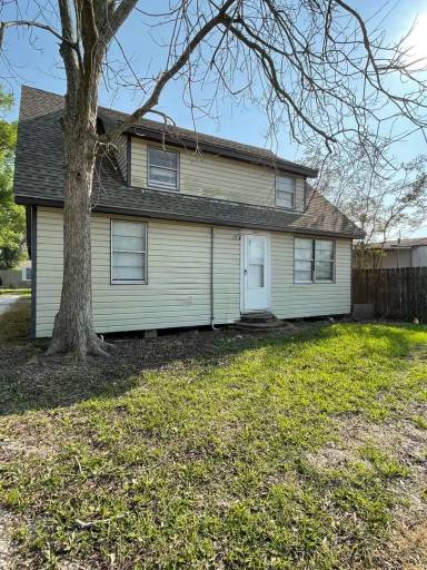 Main picture of 411 W Logan St