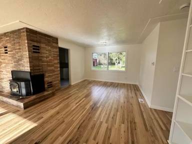 Main picture of 931 Chemawa Rd N