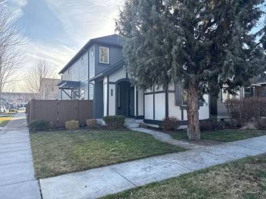 Main picture of 20805 NE Sierra Dr