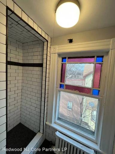 Main picture of 61 Midland Ave