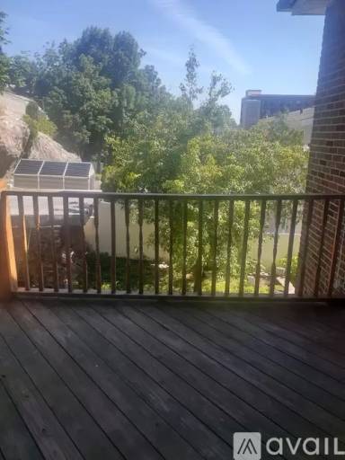 Main picture of 221 Crescent Pl