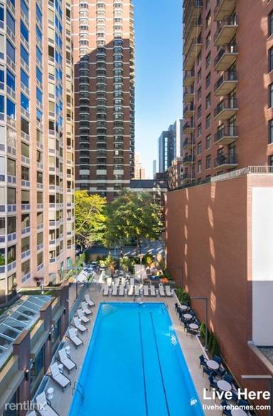 Main picture of Elm Street Plaza