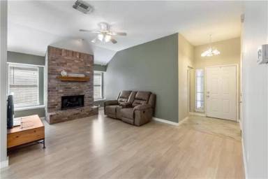 Main picture of 2003 Buckeye Ln