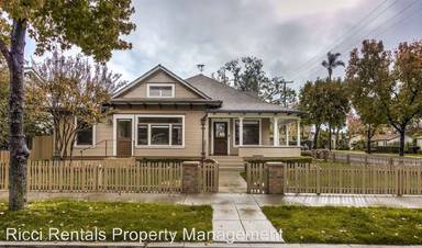 Main picture of 704 E Maple Ave