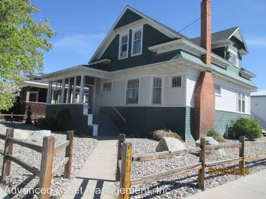 Main picture of 304 Roberts St