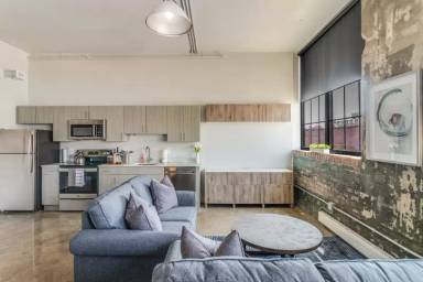 Main picture of 40 Hauge St