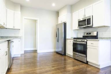Main picture of 2001-25 Commonwealth Ave Apartments