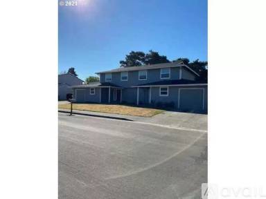 Main picture of 22632 NE Schuyler St