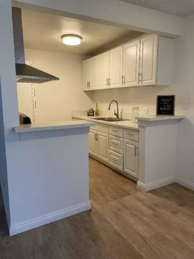 Main picture of 879 Center St