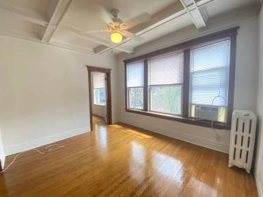 Main picture of 3400 N Halsted St
