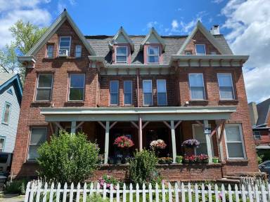 Main picture of 10 Courtney Ave