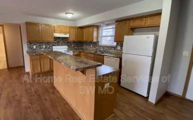 Main picture of 858 S Campbell Ave