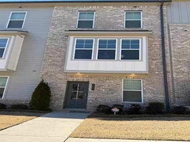 Main picture of 205 Wallace St