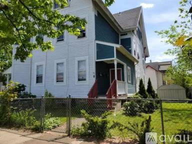 Main picture of 530 Elm St