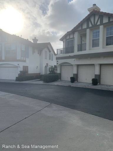 Main picture of 402 Carmel Creeper Pl
