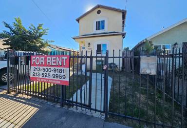 Main picture of 718 E 40th Pl