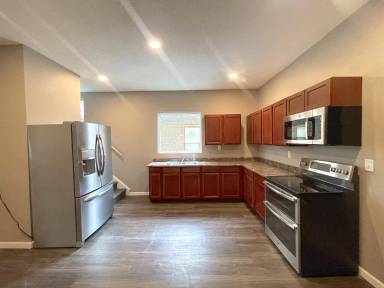 Main picture of 41 Hendricks Pl