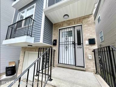 Main picture of 172 12th Ave