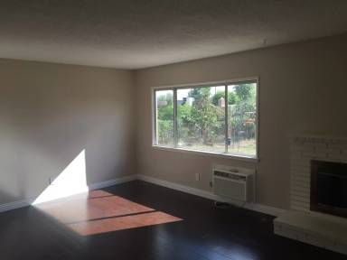 Main picture of 848 E Yale St
