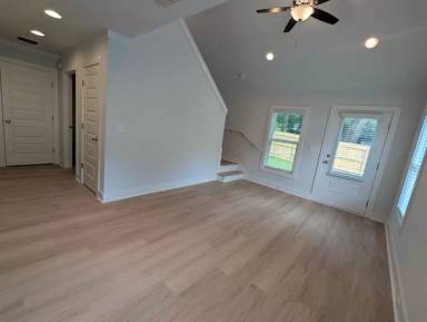 Main picture of 1549 Payne St