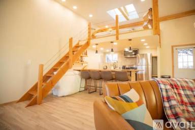 Main picture of 5855 Southview Rd
