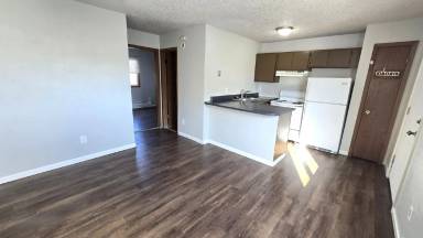 Main picture of 3900 Tepee St