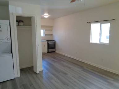 Main picture of 1241 E McKinley St