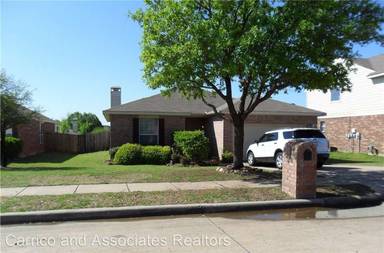 Main picture of 2800 Hilcroft Ave