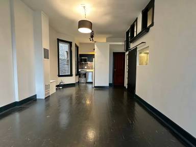 Main picture of 1827 S Racine Ave